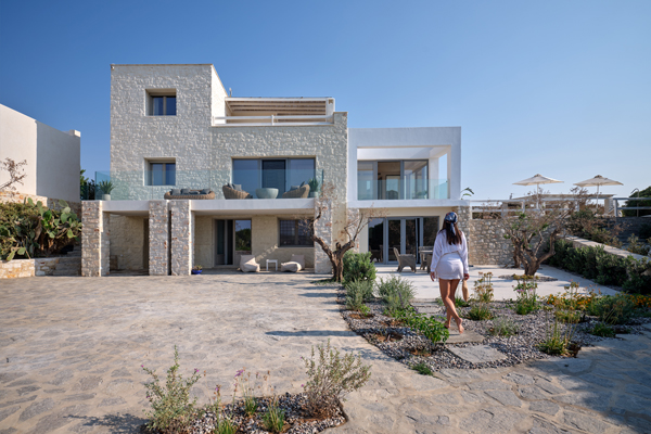 empirevillaparos18b