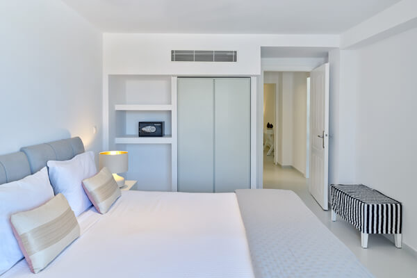 anassavillaparos27b